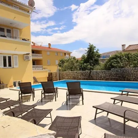 Apartment In Mit Gemeinsamem Pool Und Grill *