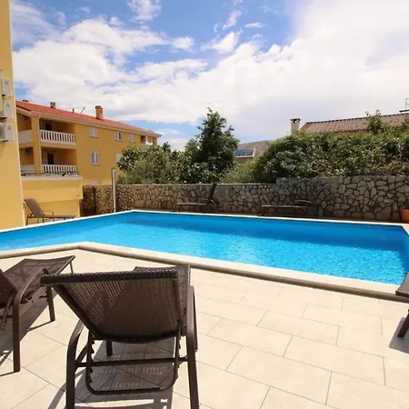 Apartment In Mit Gemeinsamem Pool Und Grill *